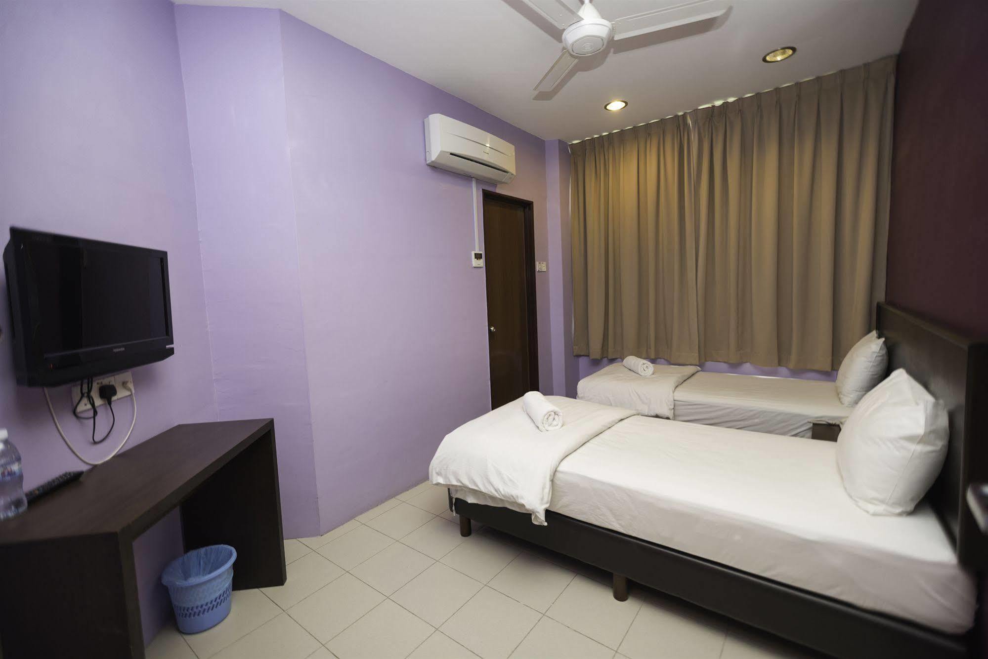 Bary Inn, Klia & Klia2 - 24 Hours Free Airport Pick-Up Sepang Exterior photo