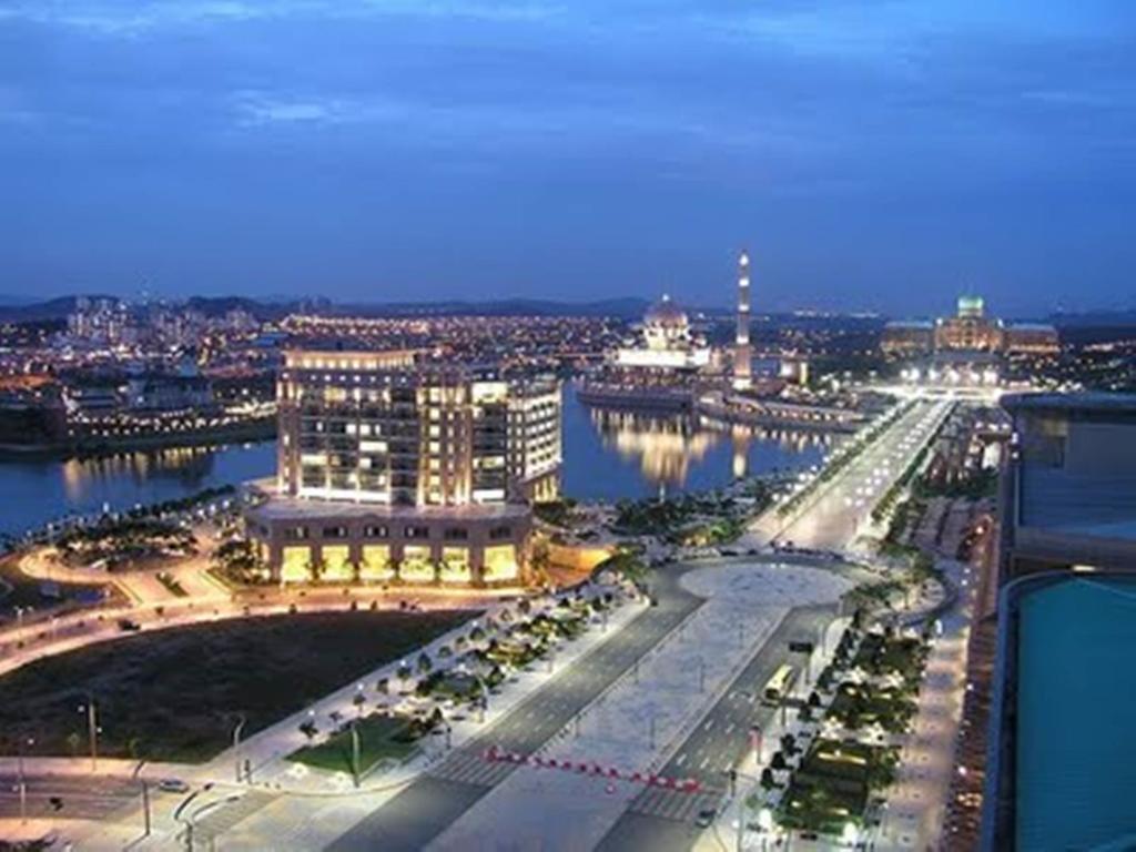 Bary Inn, Klia & Klia2 - 24 Hours Free Airport Pick-Up Sepang Exterior photo